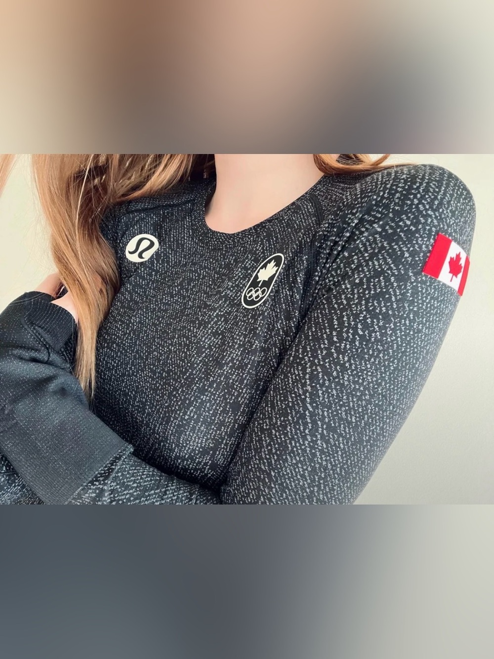 lululemon athletica - Olympics Wear Black Heather Crewneck Tech | Size 4